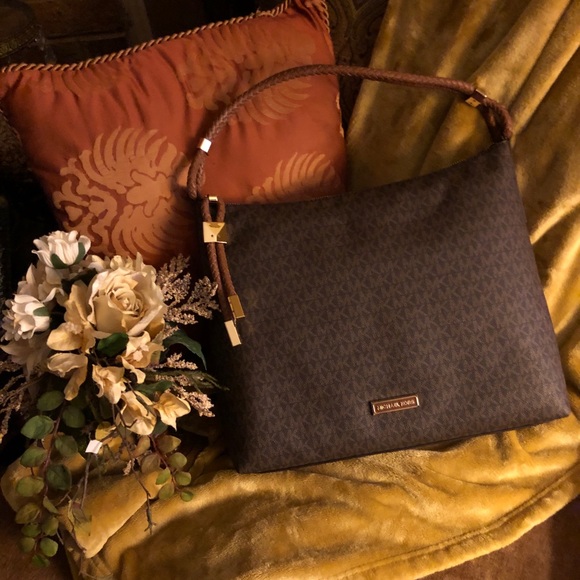 Michael Kors Handbags - Michael Kors Lexington Large Hobo